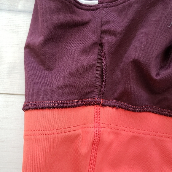 Lululemon Size 8 High Neck Bra - Picture 5 of 7